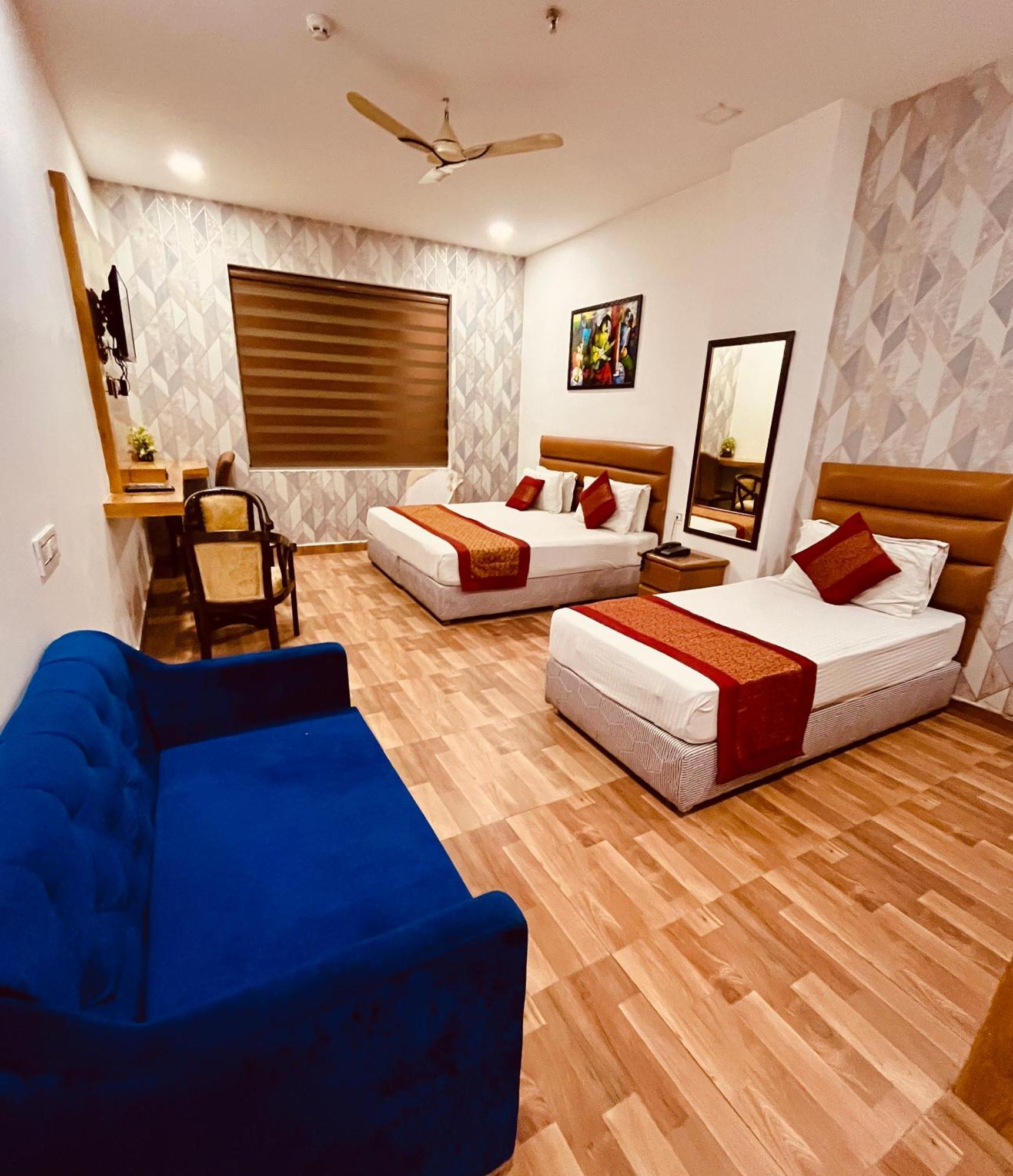 Amora Rooms Dwarka New Delhi Exterior photo